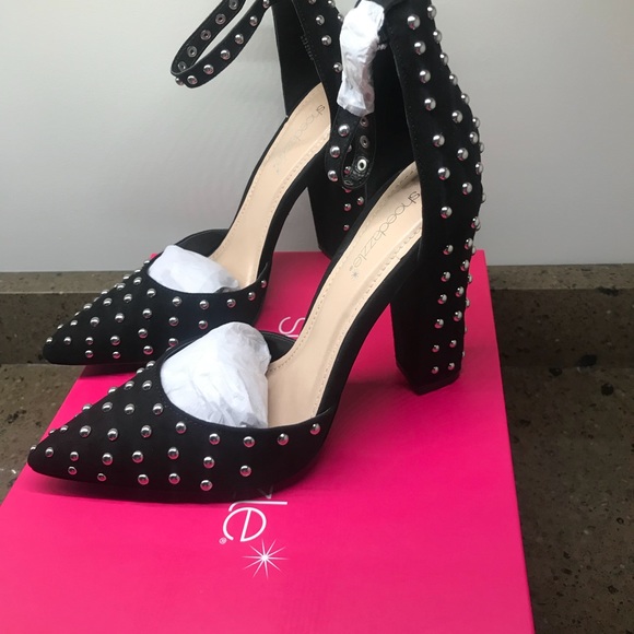 Pumps - Picture 5 of 5